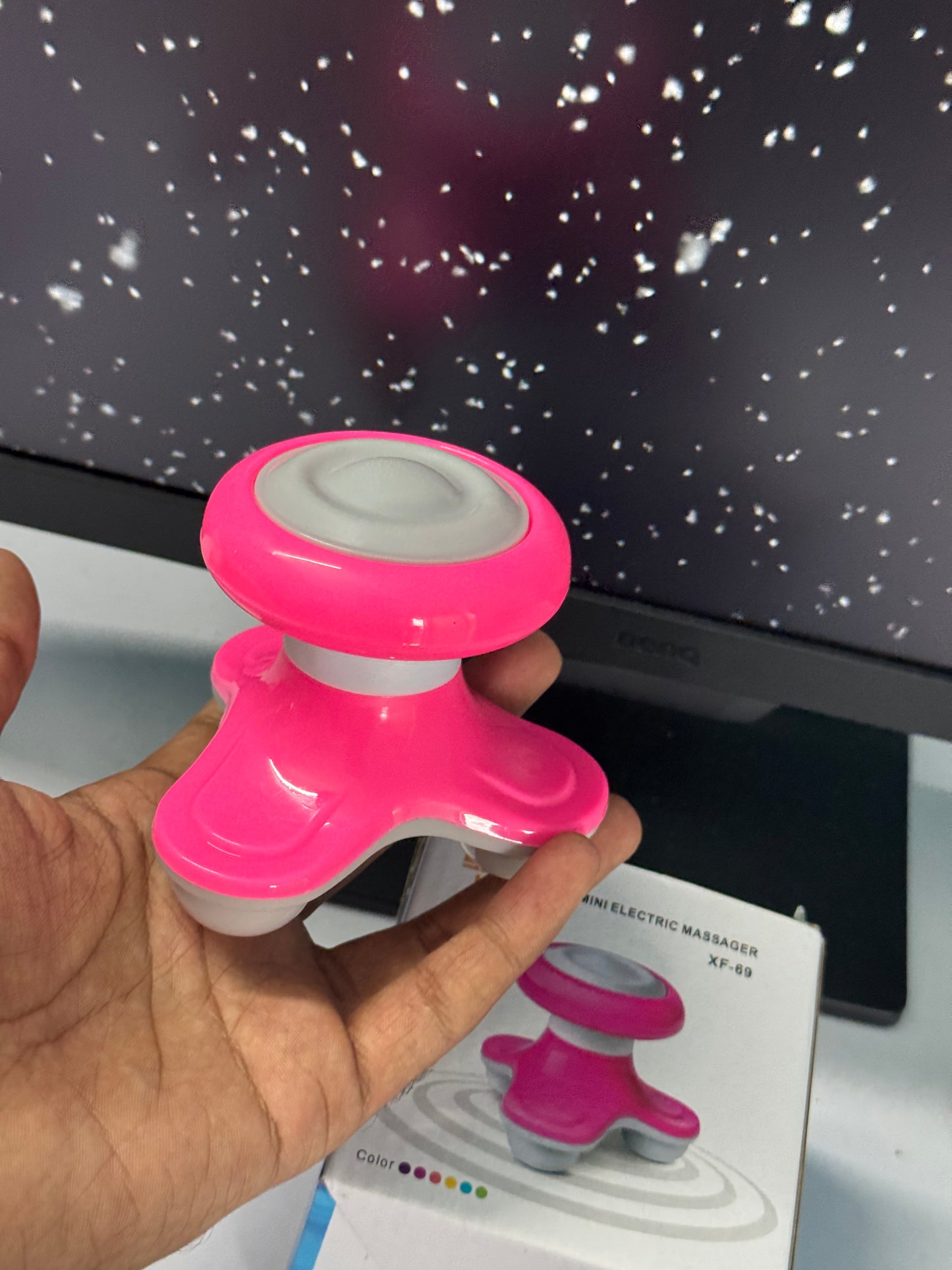 MINI ELECTRIC MASSAGER WITH CHARGER