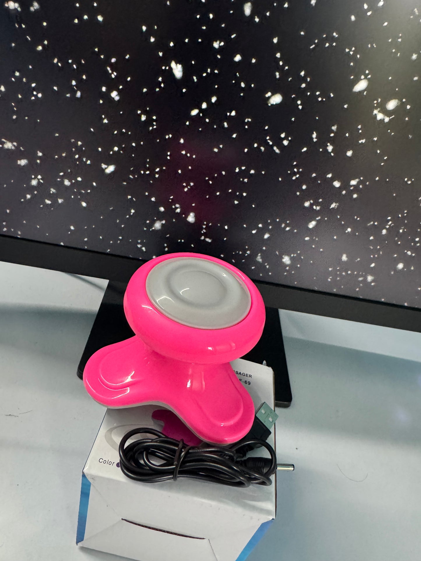 MINI ELECTRIC MASSAGER WITH CHARGER